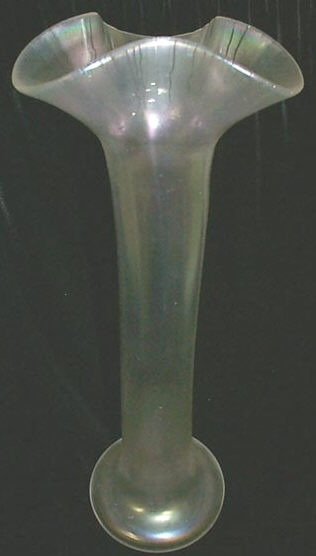 141 - Verre de Soie Iridescent Vase