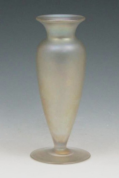 1074 - Verre de Soie Iridescent Vase