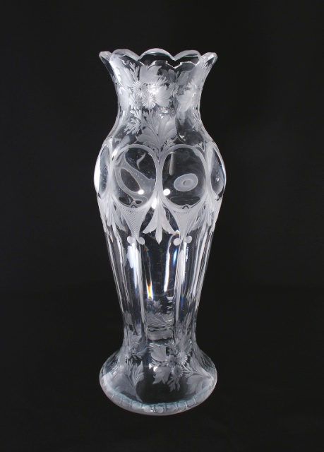 1286 - Colorless Engraved Vase