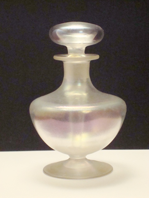 1461 - Verre de Soie Iridescent Cologne