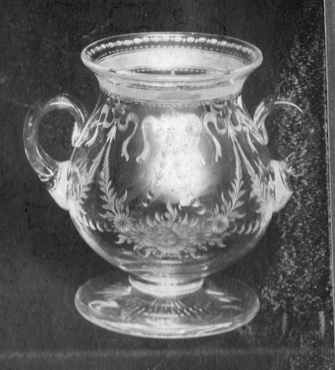 1493 - Colorless Engraved Spoon Holder