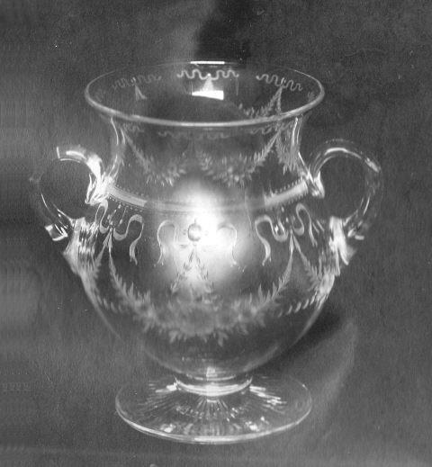 1494 - Colorless Engraved Spoon Holder