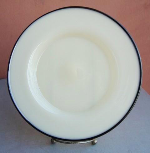 2028 - Alabaster Translucent Plate