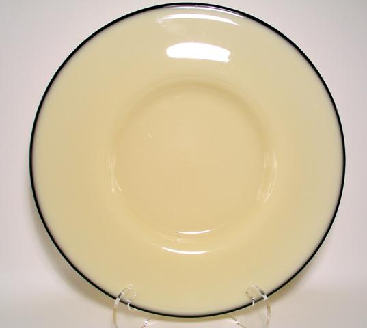 5121 - Ivory Translucent Plate