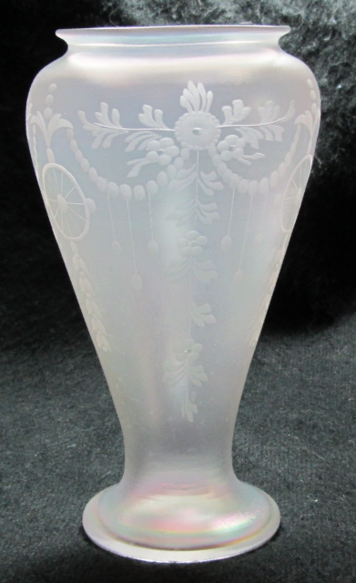 2142 - Verre de Soie Engraved Vase