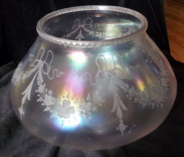 2145 - Verre de Soie Engraved Vase
