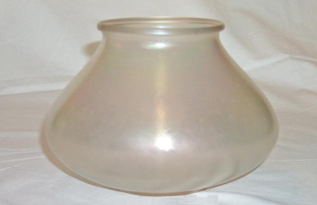 2145 - Verre de Soie Iridescent Vase