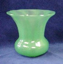 2533 - Green Jade Jade Shade Vase