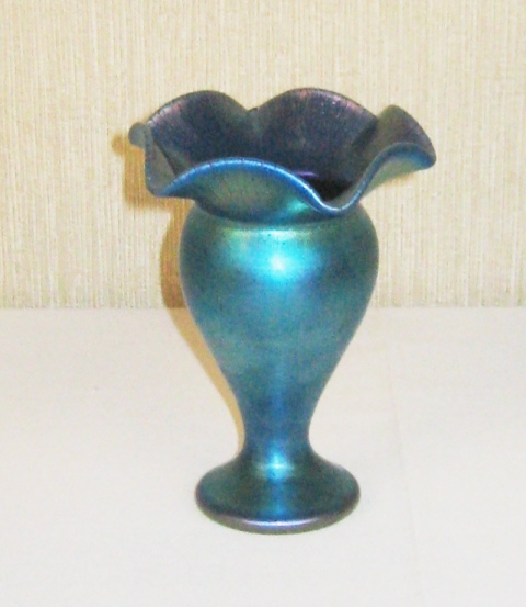 2623 - Blue Aurene Iridescent Vase