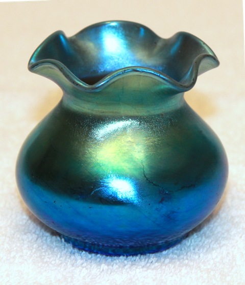 2640 - Blue Aurene Iridescent Vase