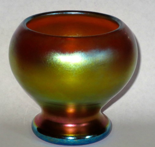 2641 - Gold Aurene Iridescent Vase