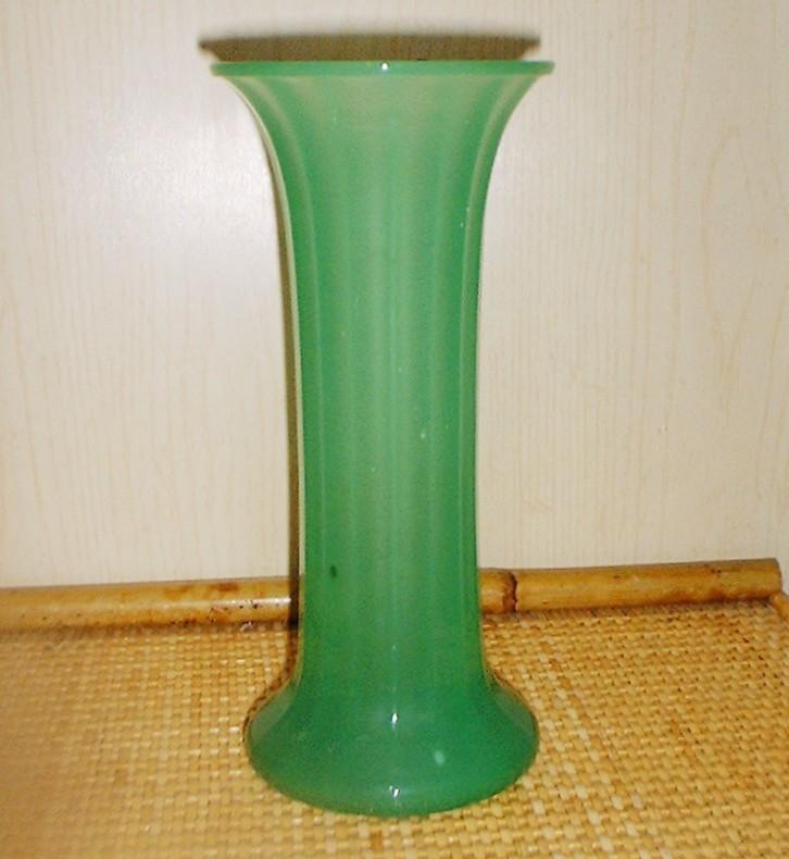 2679 - Green Jade Jade Vase