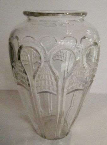 2682 - Colorless Engraved Vase