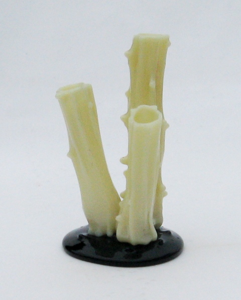 2744 - Ivory Translucent Vase