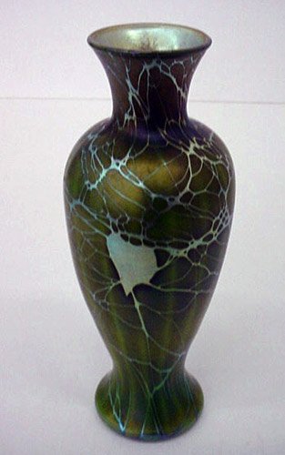 279 - Green Aurene Iridescent Vase