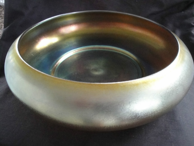 2879 - Gold Aurene Iridescent Bowl
