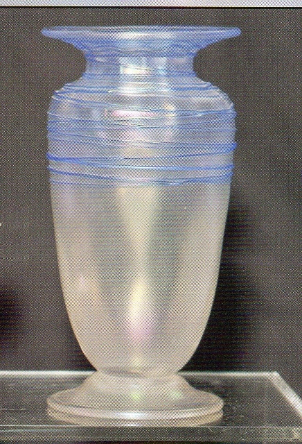 2908 - Verre de Soie Iridescent Vase