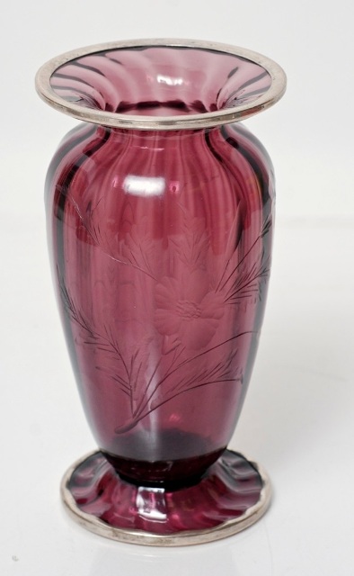 2908 - Amethyst Engraved Vase
