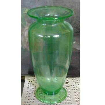 2908 - Pomona Green Transparent Vase