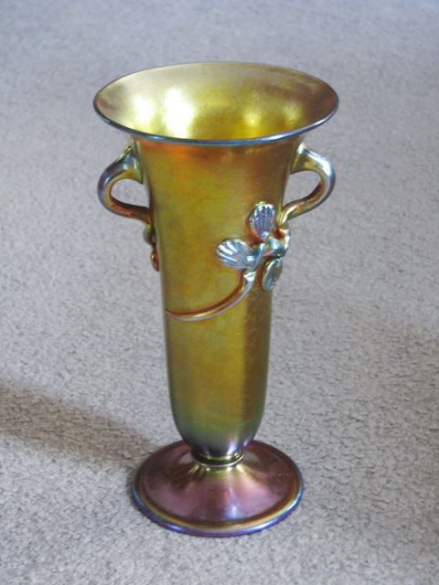 2909 - Gold Aurene Mat-su-no-ke Vase