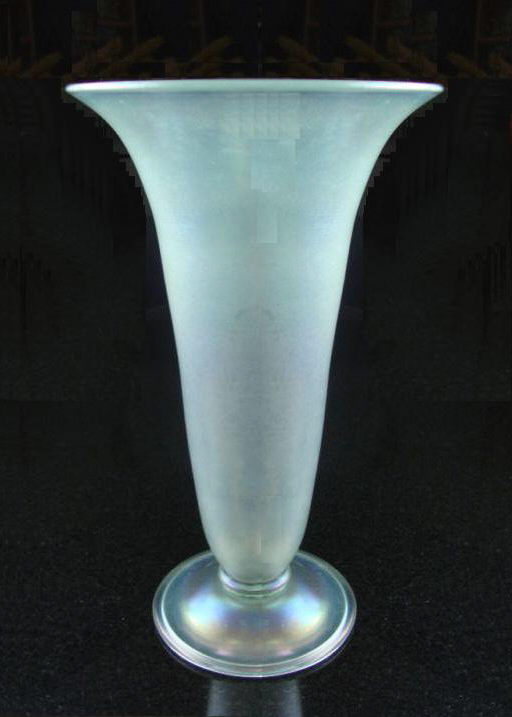 2909 - Aqua Marine Iridescent Vase