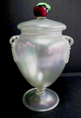 2946 - Verre de Soie Iridescent Covered Vase