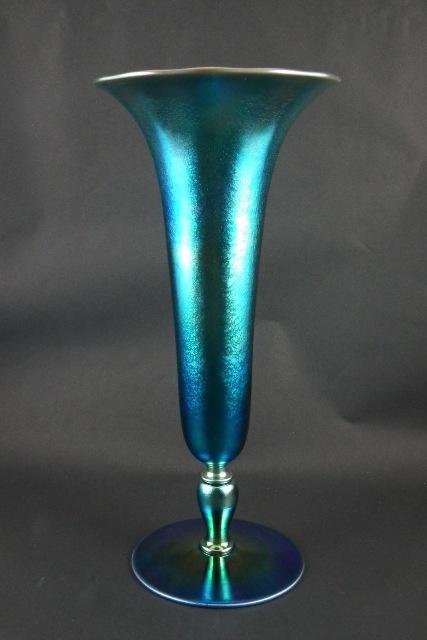 2979 - Blue Aurene Iridescent Vase
