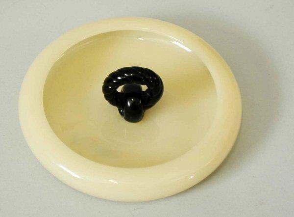 2997 - Ivory Translucent Ash Tray