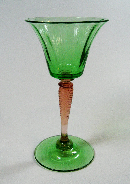 3551 - Pomona Green Transparent Wine