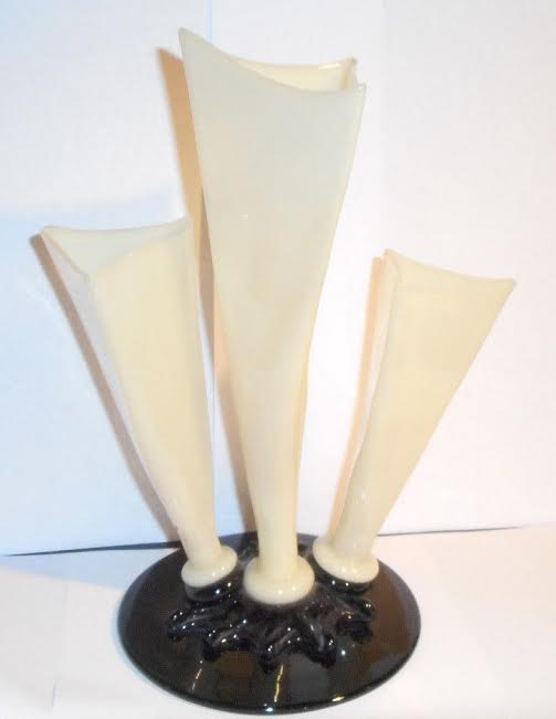 6873 - Ivory Jade Vase