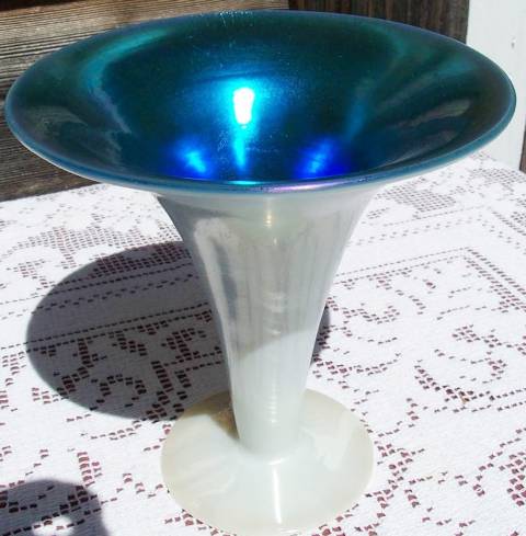 5064 - Blue Calcite Iridescent Vase