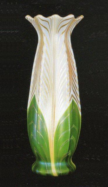 522 - Green Aurene Iridescent Vase