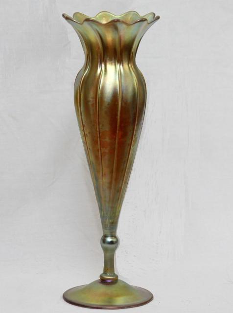 524 - Gold Aurene Iridescent Vase