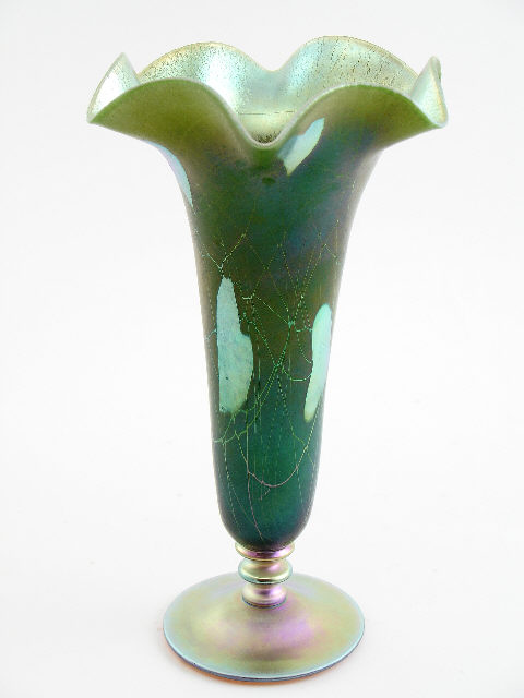 542 - Green Aurene Iridescent Vase