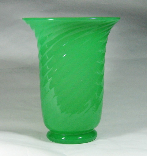 6030 - Green Jade Jade Vase