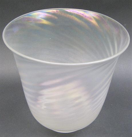6030 - Verre de Soie Iridescent Vase