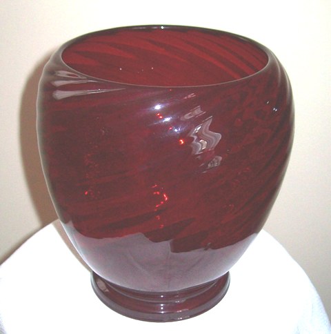 6031 - Selenium Red Transparent Vase