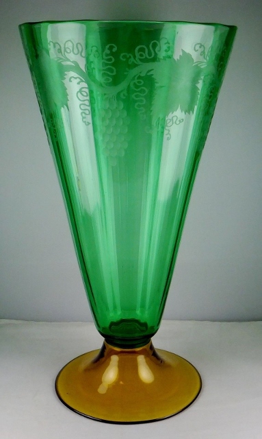 6034 - Pomona Green Engraved Vase