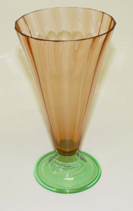 6034 - Rosa Transparent Vase