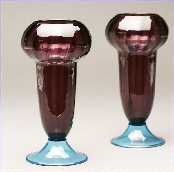 6054 - Amethyst Transparent Vase
