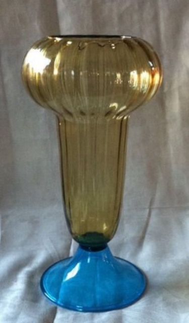6054 - Amber Transparent Vase