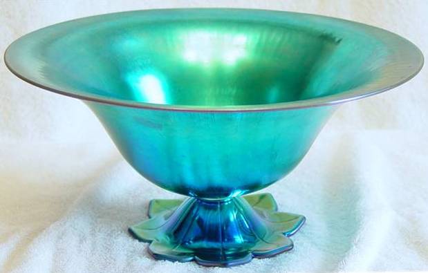 6058 - Blue Aurene Iridescent Bowl