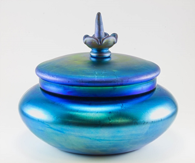 6075 - Blue Aurene Iridescent Puff Box