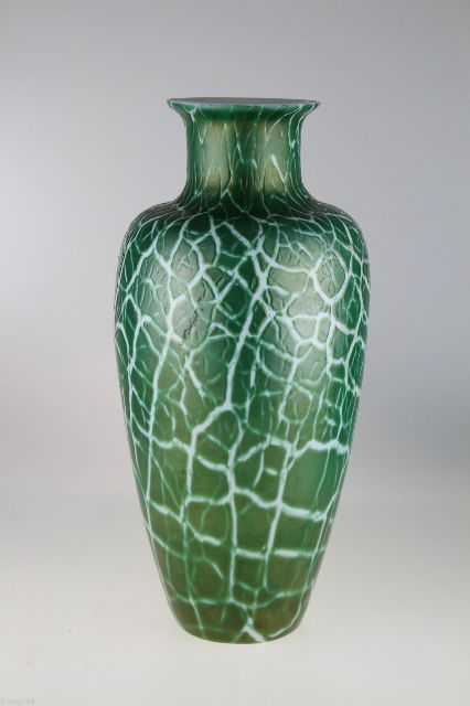 6101 - Iridescent Vase