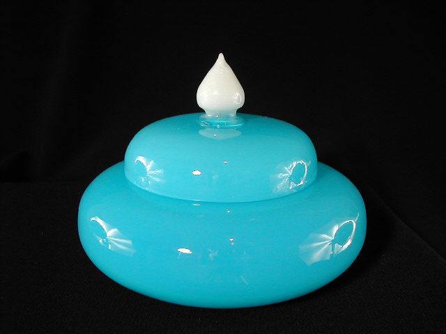 6237 - Light Blue Jade Jade Puff Box