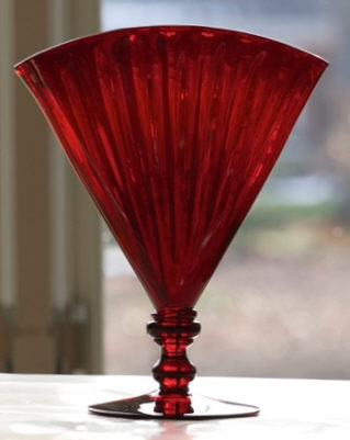 6287 - Selenium Red Transparent Vase