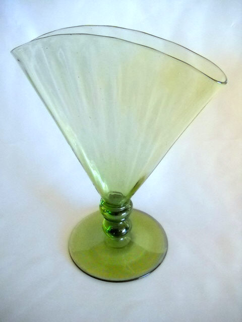 6287 - Spanish Green Transparent Vase