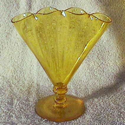 6433 - Bristol Yellow Transparent Vase