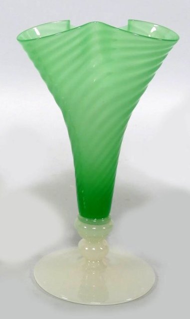 6441 - Green Jade Jade Vase