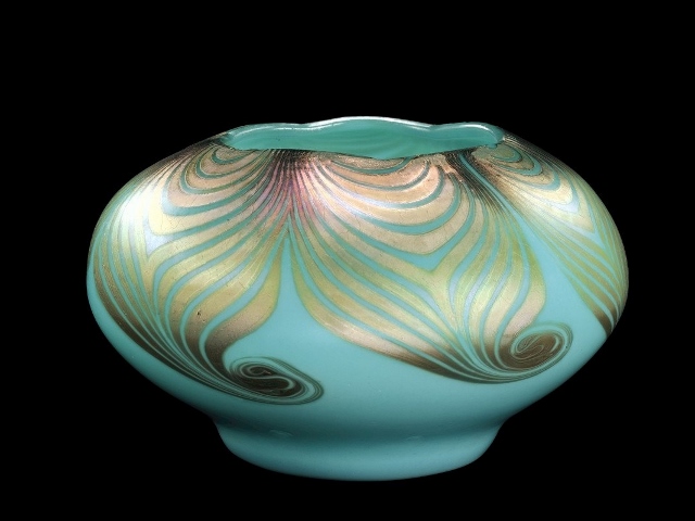 647 - Turquoise Iridescent Bowl